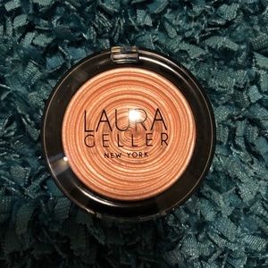 Laura Galler Iluminator